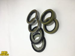 2.5 Ton Rear Axle Seal Kit